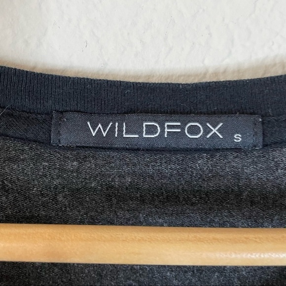 Wildfox Beach Jumper Sweater Gray Black Gold Glitter Heart Scoop Neck Size Small - Picture 3 of 5